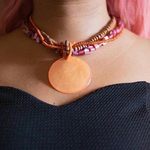 MULTI-COLORED NECKLACE